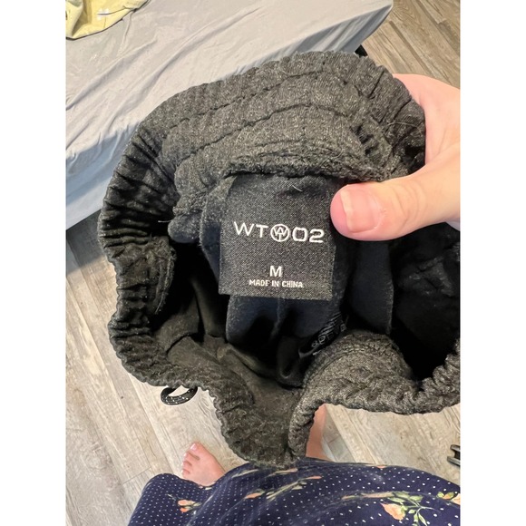 WT02 Men's Charcoal Grey Athletic Jogger Pants Size M Zipped Pockets - Picture 3 of 5